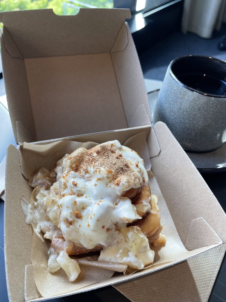 アップルシナモンロール